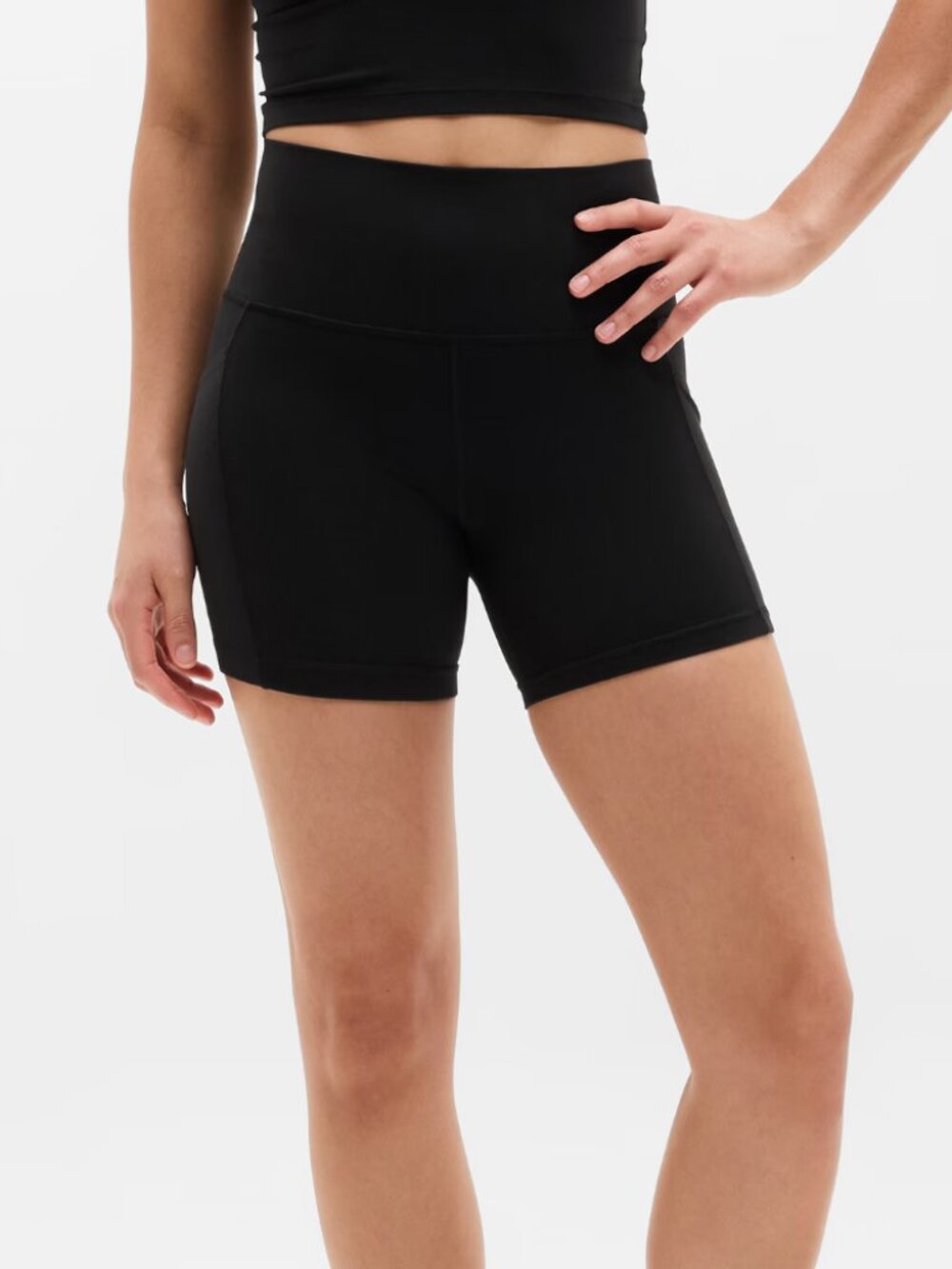 Athleta Salutation Stash High Rise 5" Short in Black